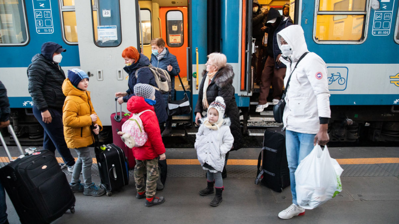 BRFK: 4186 menekültet fogadtak csütörtökön a fővárosi pályaudvarokon 