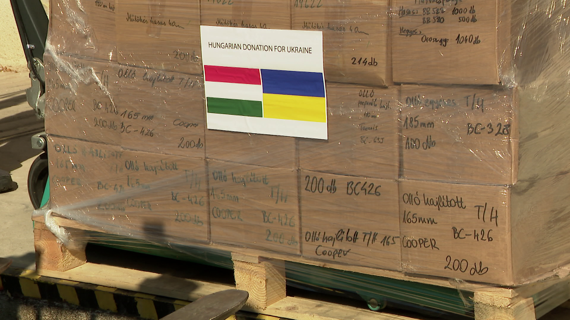 Továbbra is adományokkal segíti az ukrán menekülteket Magyarország