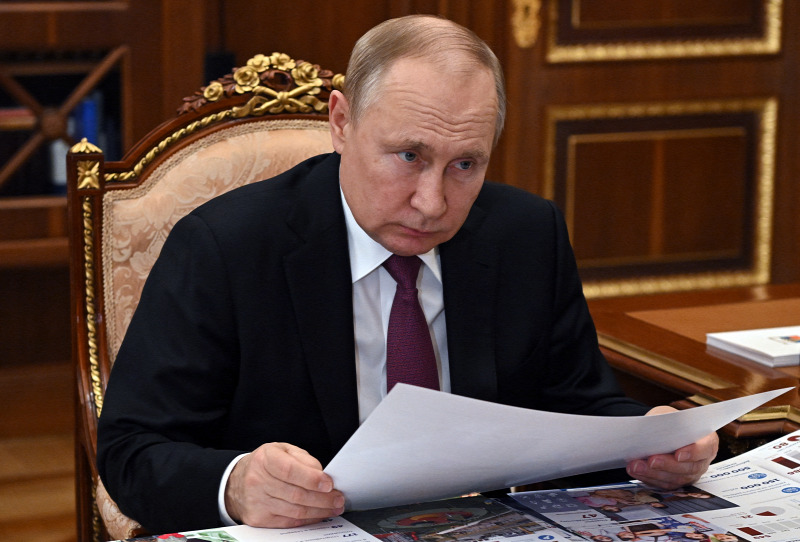 Putyin: Moszkva áttér a rubelelszámolásra a gázért a barátságtalan országokkal 