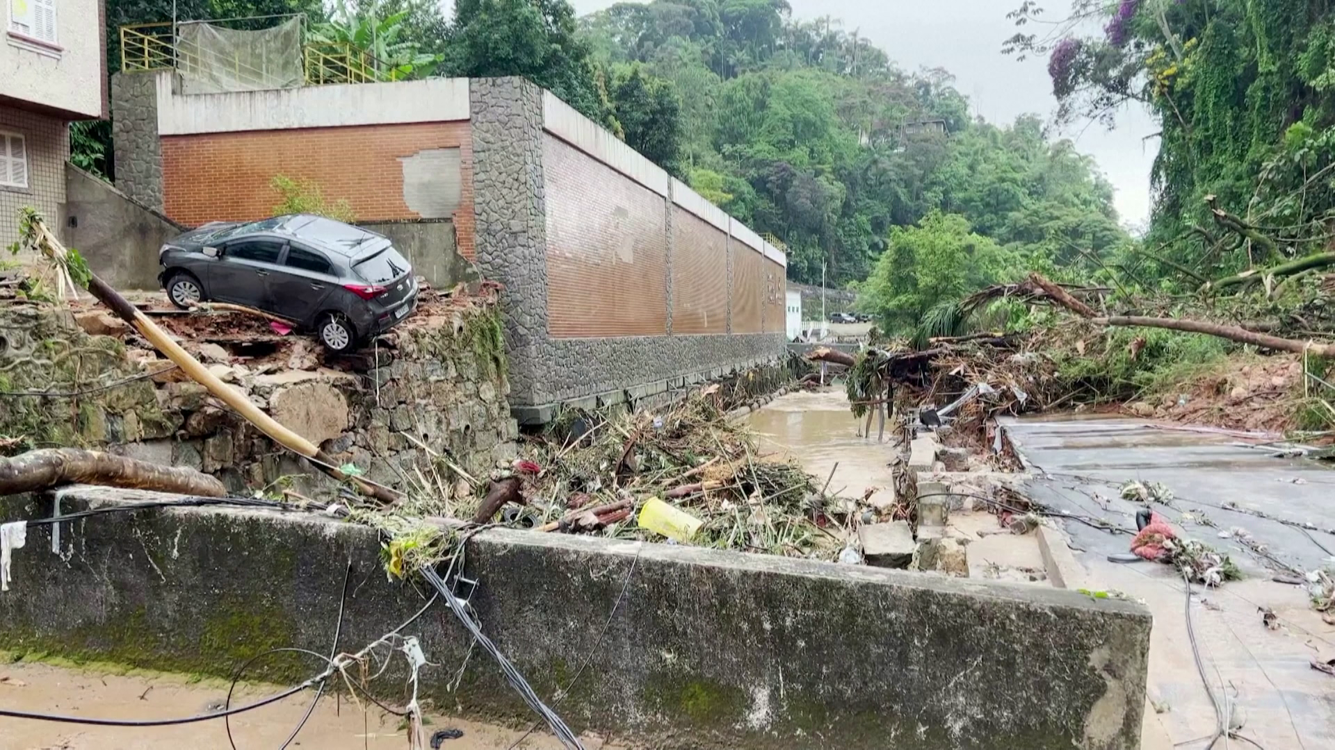 Brazíliában többen meghaltak földcsuszamlásokban 