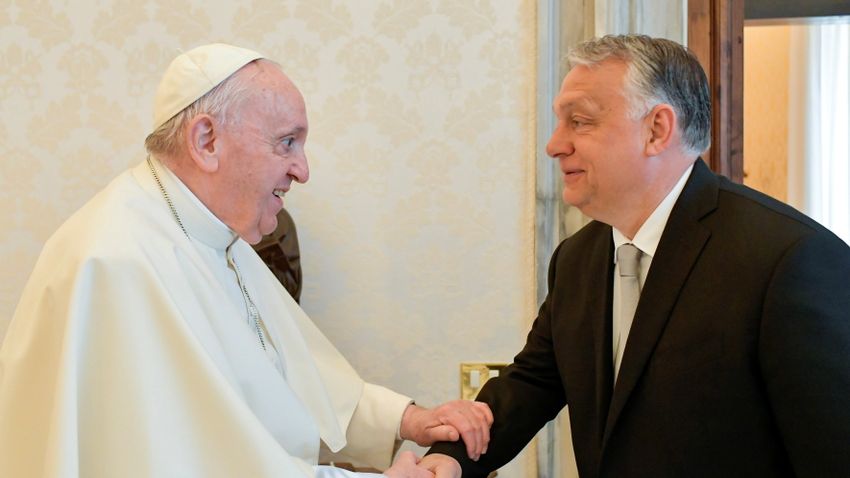 Orbán Viktor meghívta Magyarországra Ferenc pápát