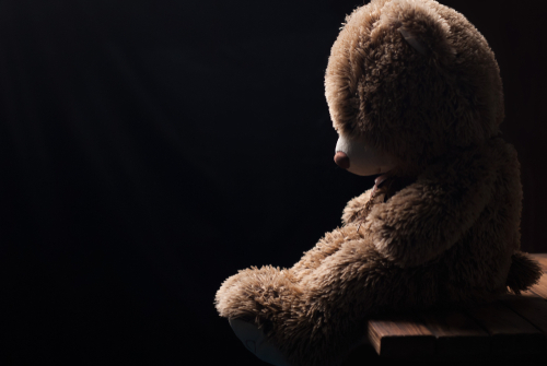 Szörnyű részletek derültek ki a 7 éves lányát megerőszakoló apáról