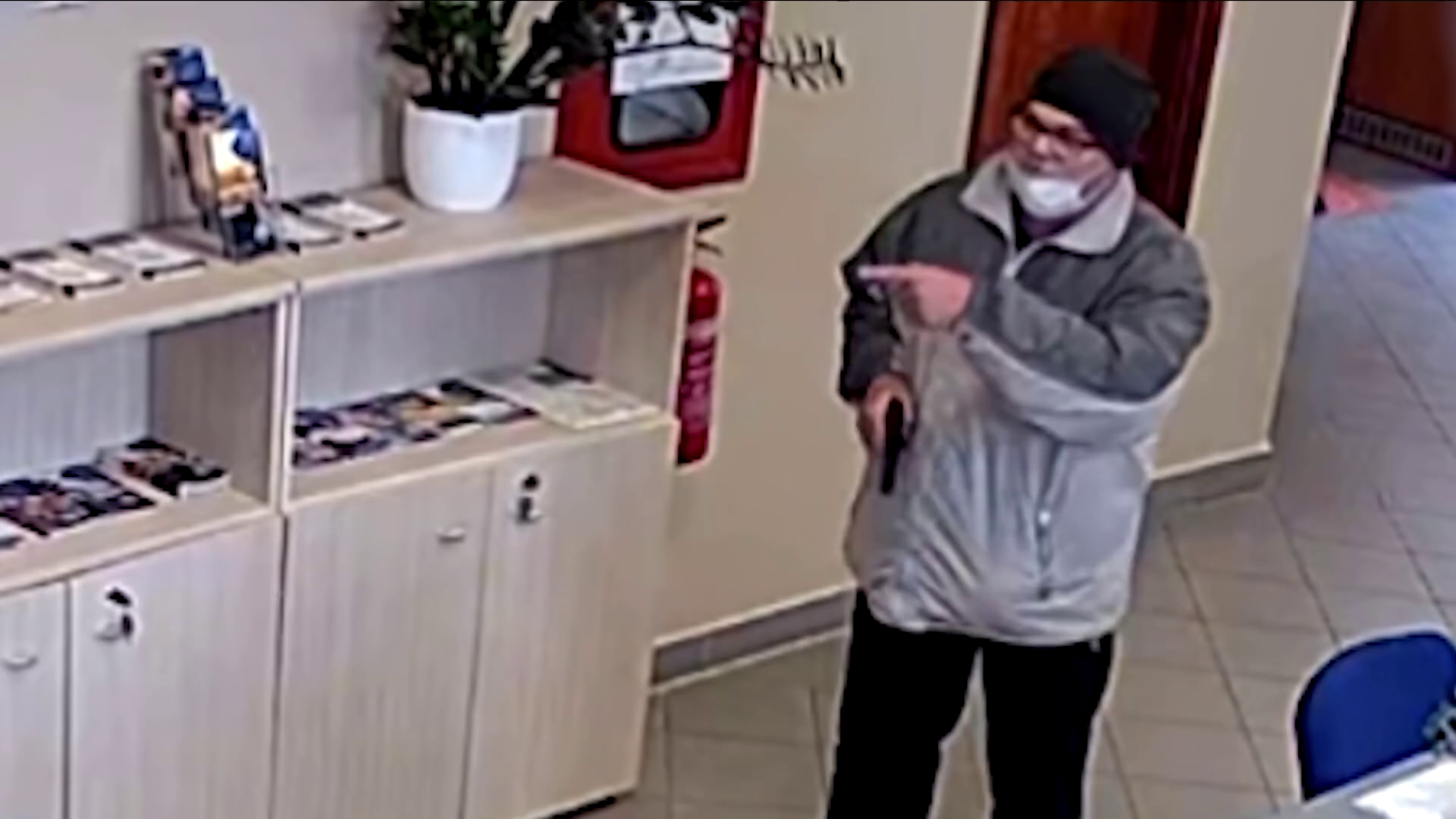 Kétszer is bankot rabolhatott egy rendőr Pécsen 