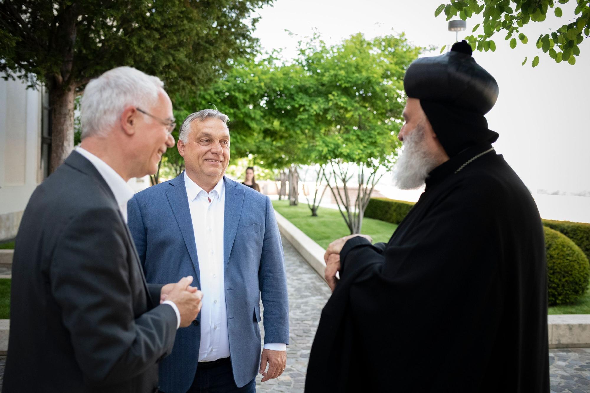 Orbán Viktor találkozója a szír pátriárkával: elutasítjuk egyházi vezetők szankcionálását