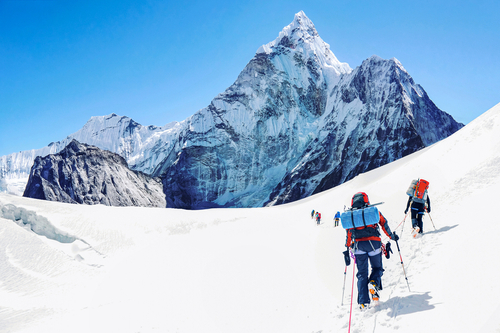 Saját rekordját megdöntve tizedszer mászott fel az Everestre egy női hegyi vezető