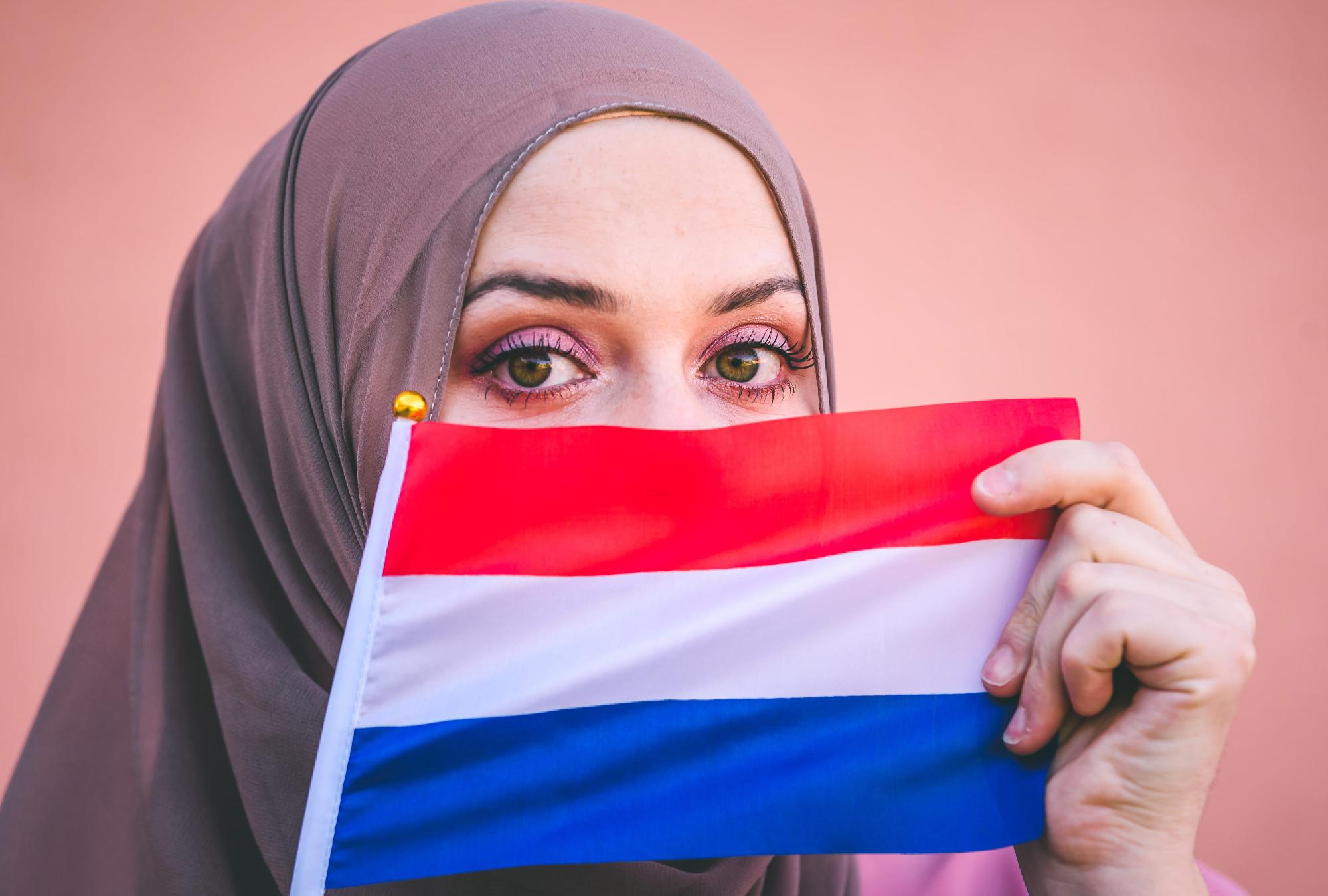 Az IÁ-hoz csatlakozott nők hazatelepítésére szólította fel a holland kormányt egy bíróság