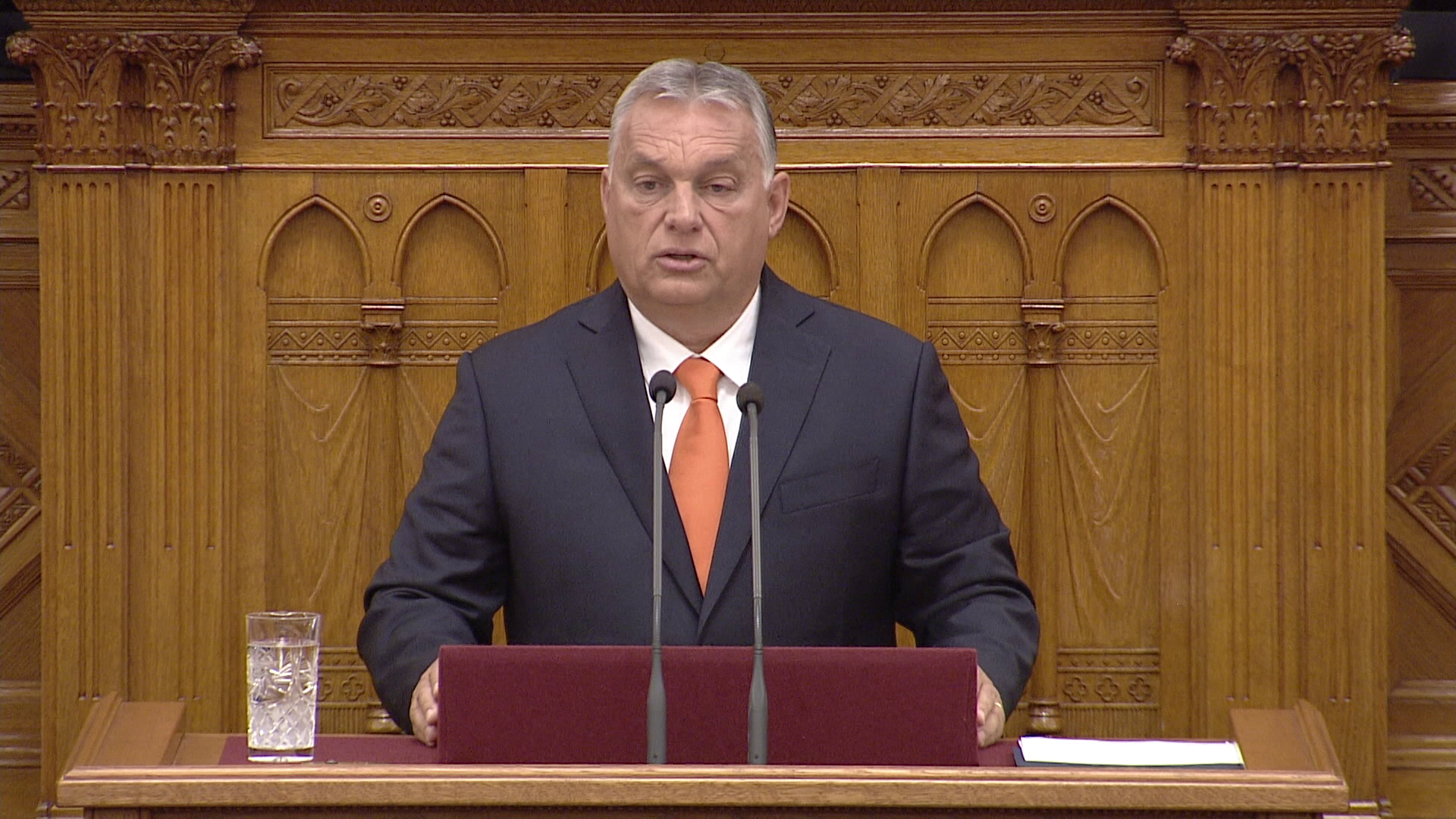 Orbán Viktort ma újra kormányfőnek választhatják 