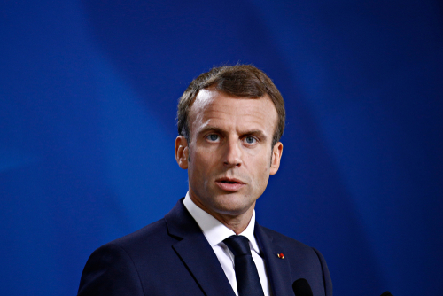 Nemi erőszakkal vádolják Macron egyik új miniszterét, aki visszautasítja a vádakat