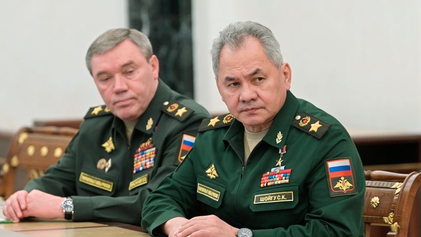 Orosz védelmi miniszter: Moszkva szándékosan lassítja az offenzívát, hogy evakuálhassák a civileket 