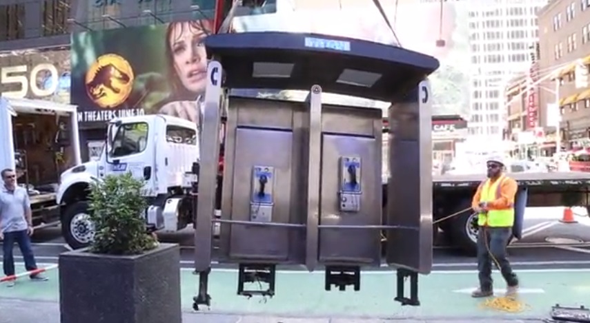 Eltávolították New York utolsó fizetős telefonfülkéjét is