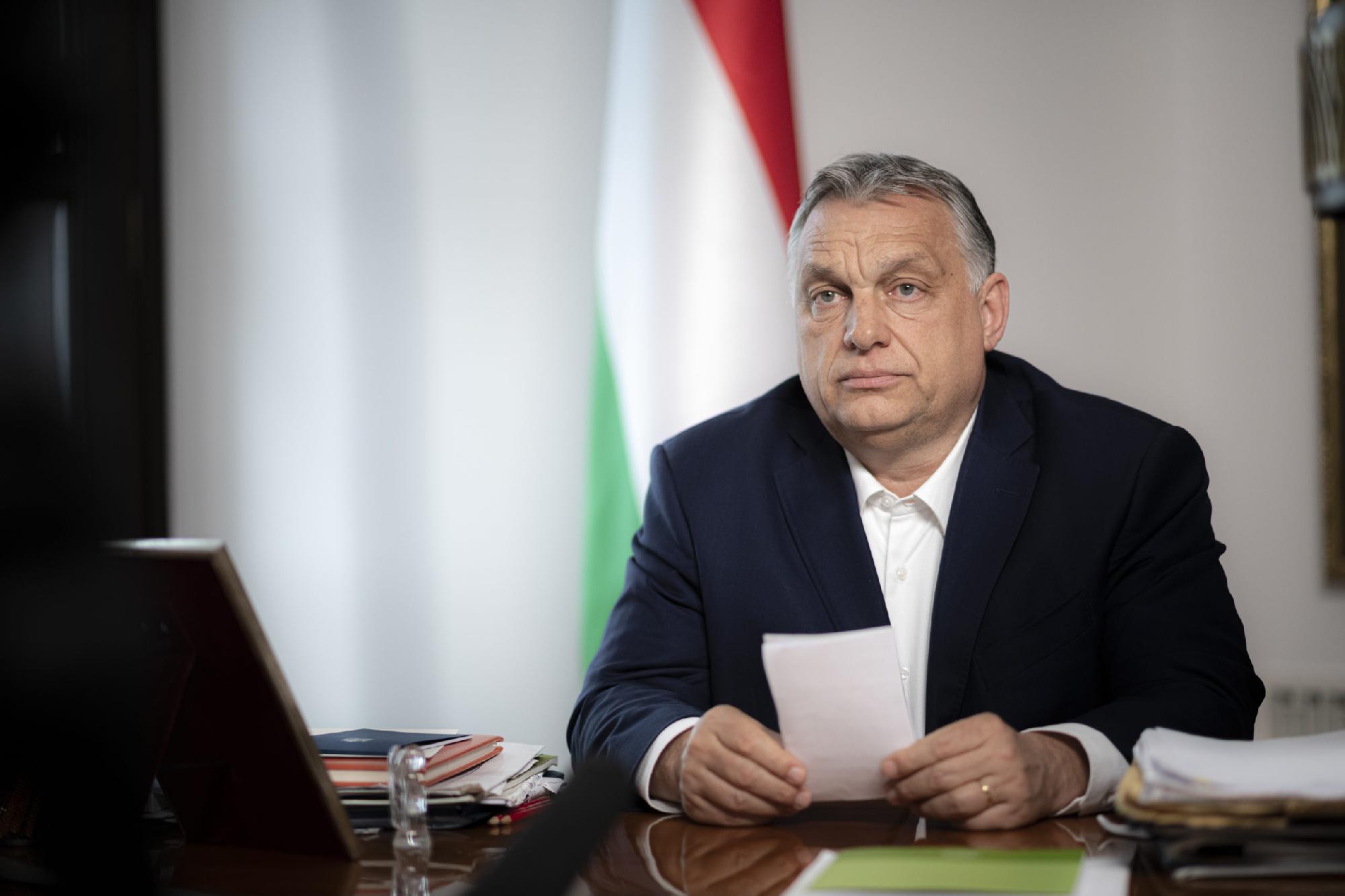 Orbán: Megvédjük a rezsit és elvesszük az extraprofitot 