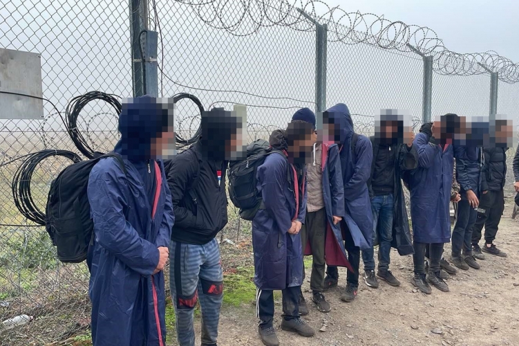 Több mint kétszáz határsértőt tartóztattak föl Csongrád megyében az éjszaka