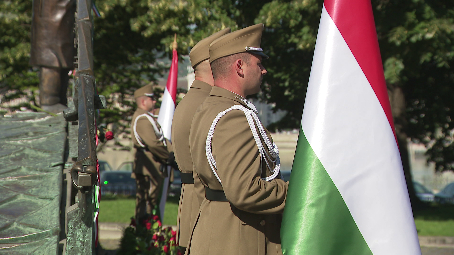 A magyar emberek a béke pártján állnak 
