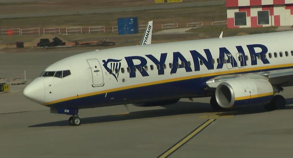 Akár kétmilliárd forintos bírságot is kaphat a Ryanair
