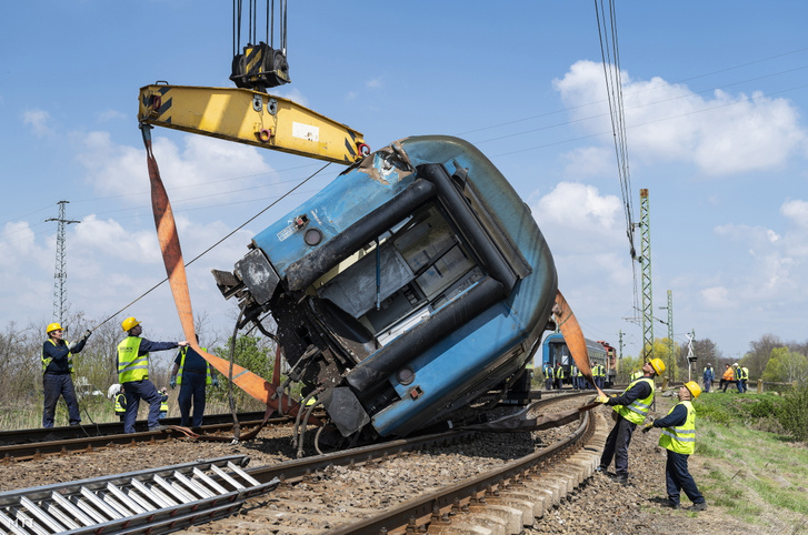 MÁV: Ötven baleset történt az idén vasúti átjáróban, 19-en haltak meg