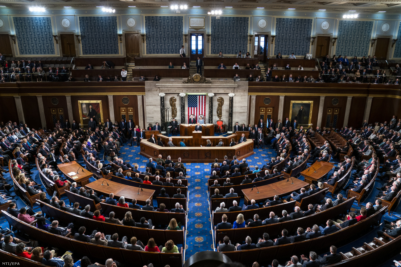 Megszavazta az amerikai szenátus a fegyvertartás biztonságának növelését célzó törvénytervezetet 