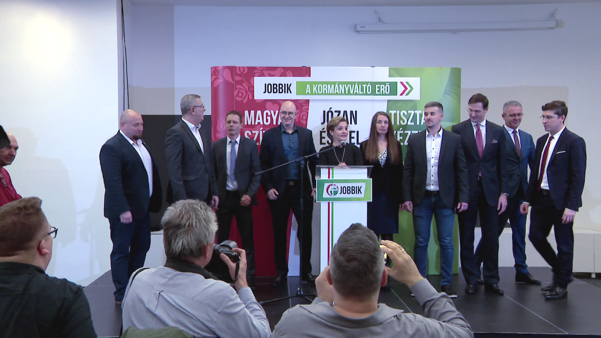 A Jobbik elnökségének tagjai alkalmatlanok a vezetésre  