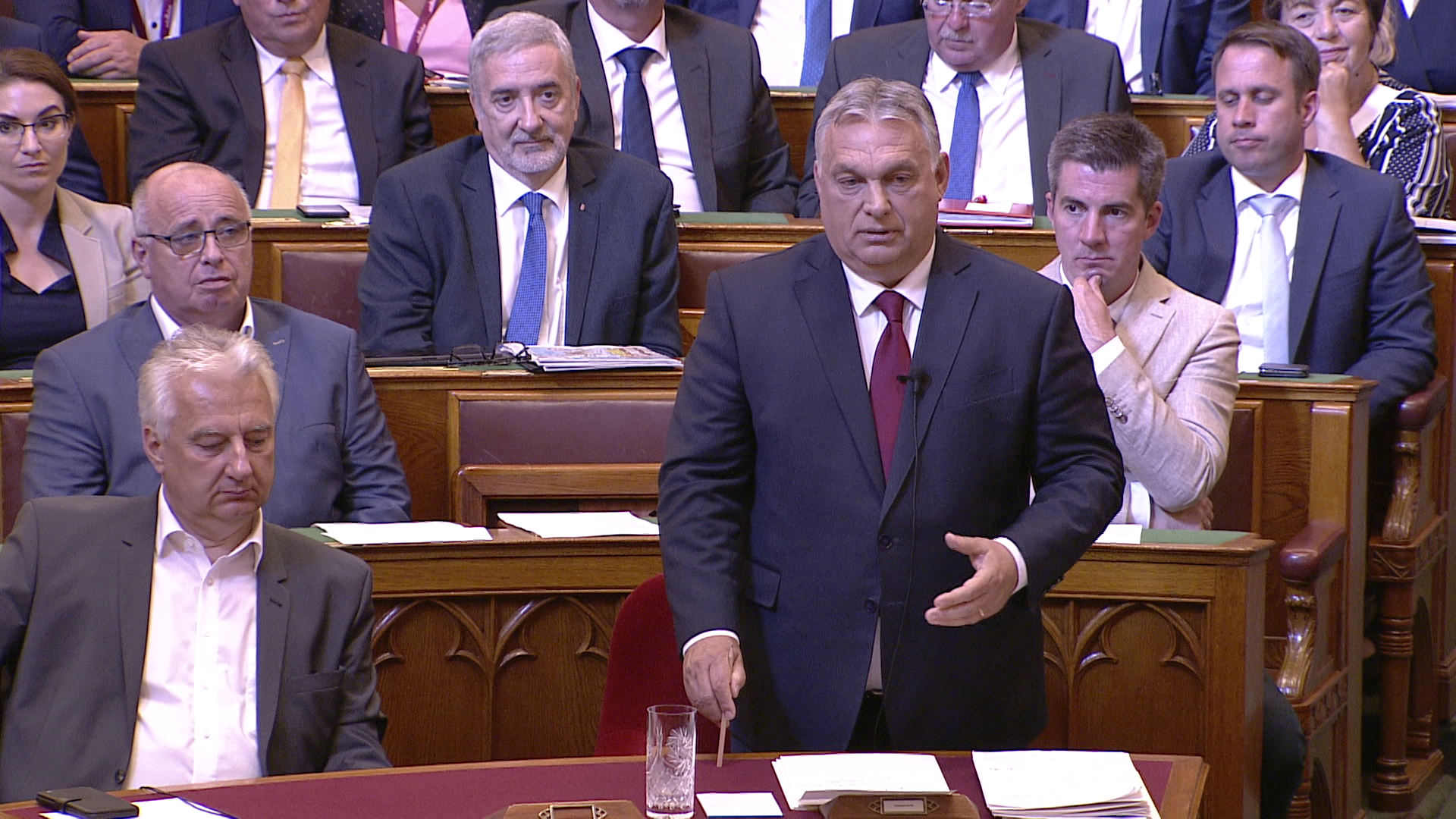 Orbán Viktor: Így nehéz lesz komolyan venni önöket