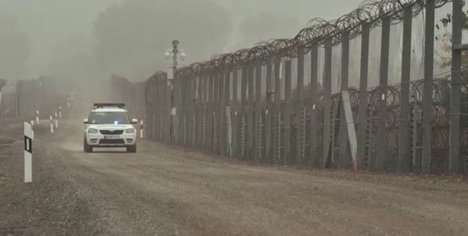 Több mint háromszáz határsértő ellen intézkedtek a rendőrök a hétvégén
