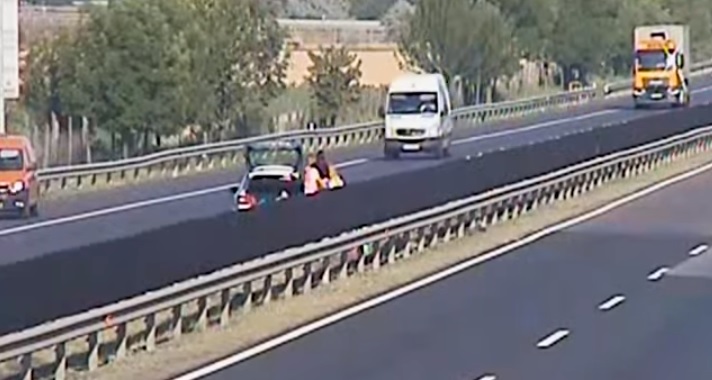 Drámai pillanatok: életveszélybe került egy család az M3-as autópályán - videó
