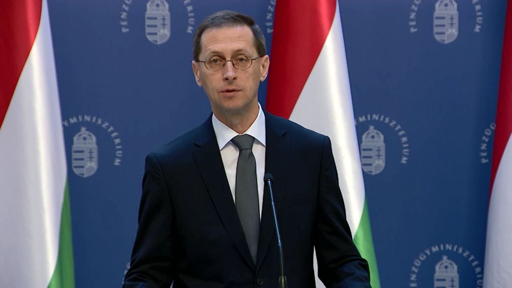 Varga Mihály: Kedvező, hogy a Fitch Ratings a háborús válság ellenére is megerősítette Magyarország besorolását 