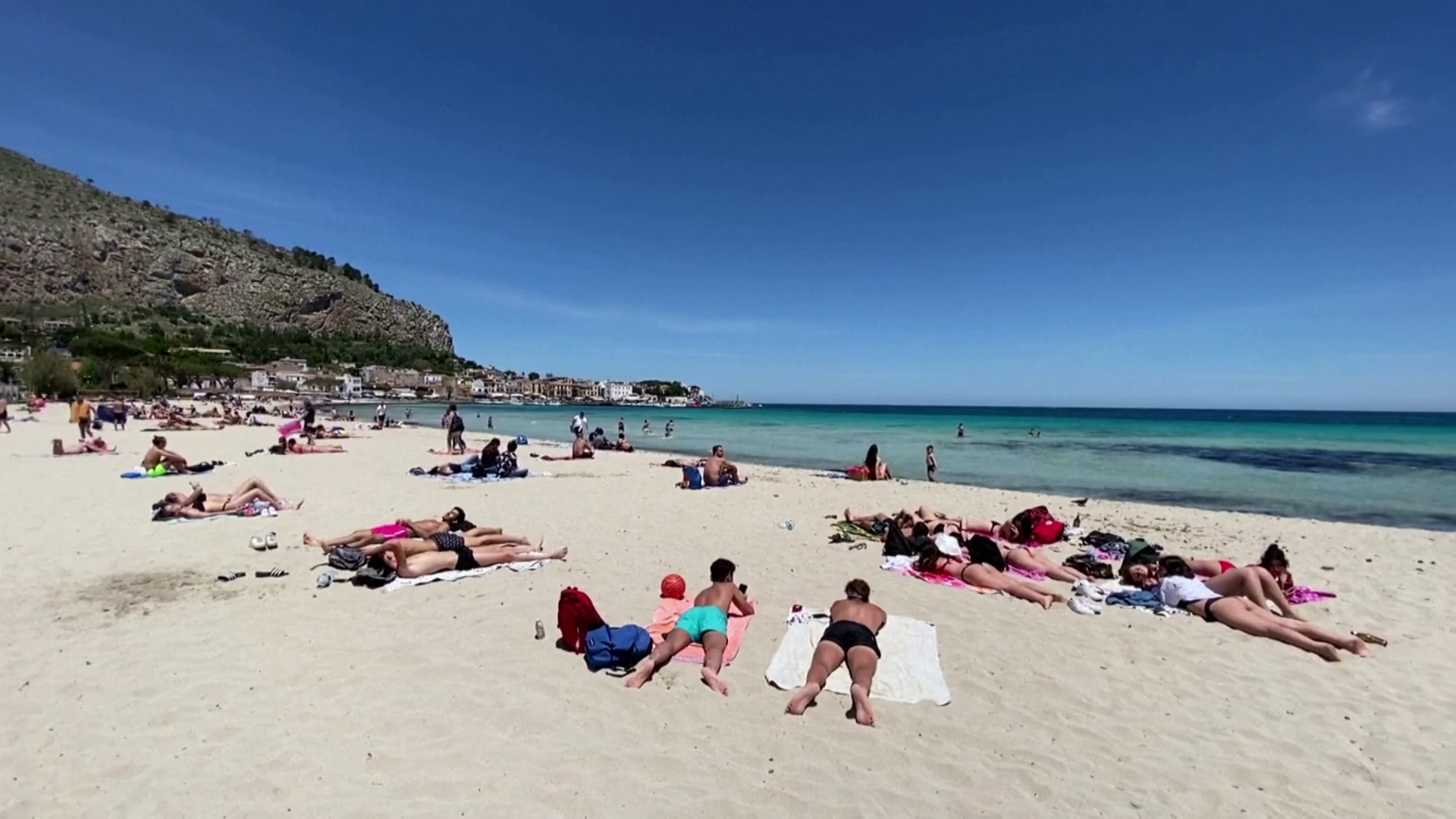 Baktériumfertőzés miatt tilos a fürdés 14 olasz tengerparton 