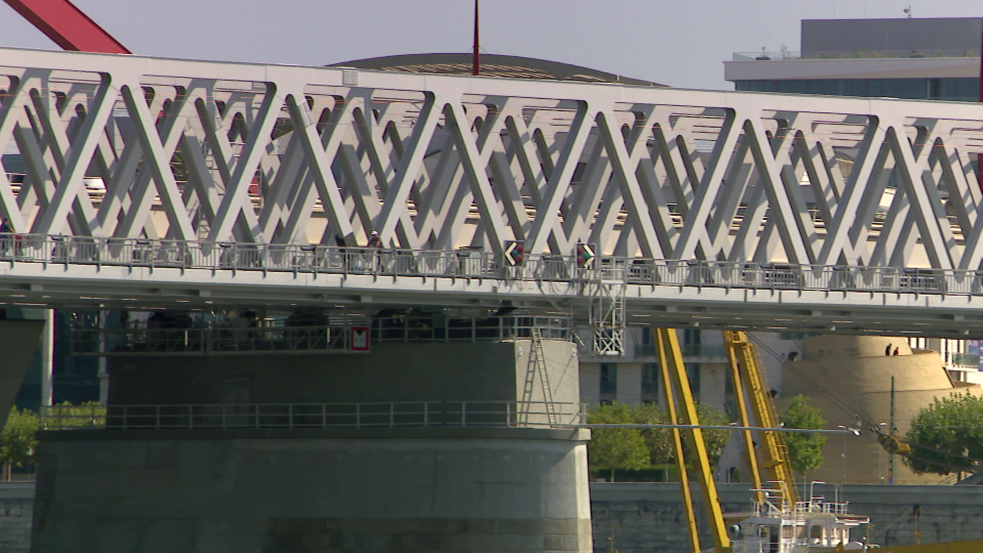 Átadták a Déli összekötő vasúti Duna-hidat