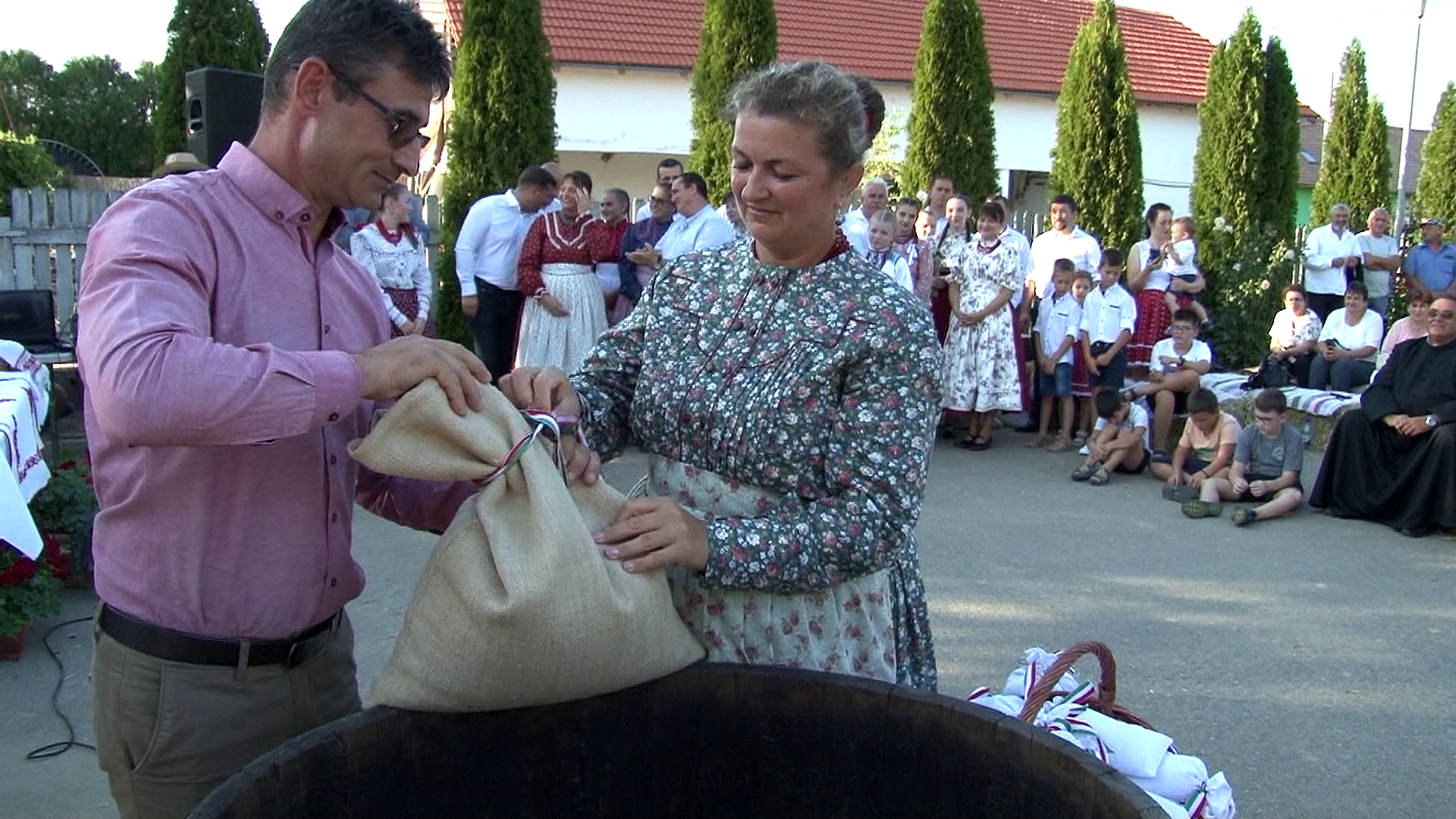 Az aszály ellenére rengeteg búzát ajánlottak fel a gazdák a magyarok kenyeréhez  