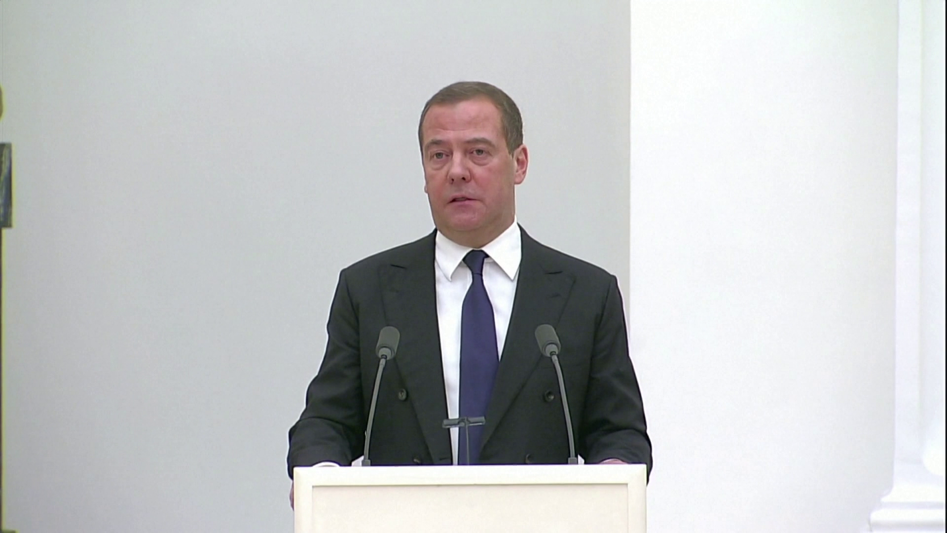 Dmitrij Medvegyev: Aki árplafont vezet be, az nem fog orosz gázt kapni 