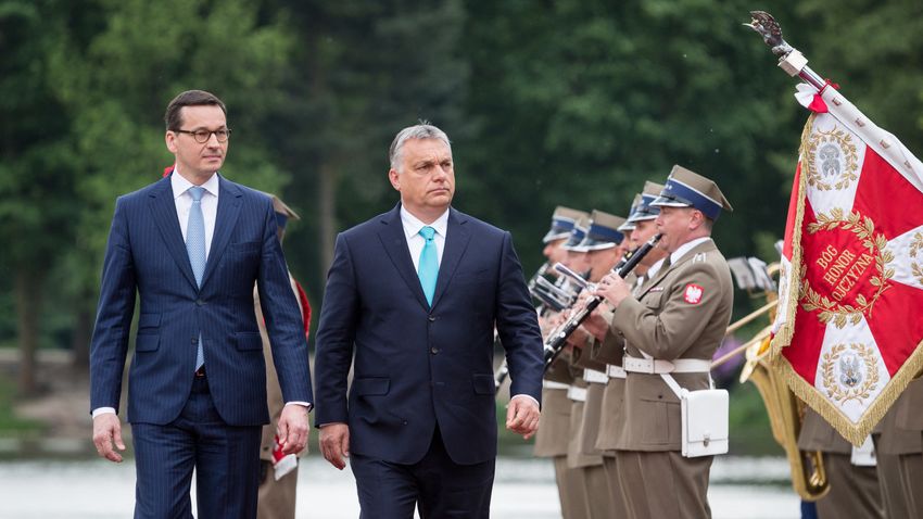 Morawiecki: Visszatérnénk a V4-ekkel és a Magyarországgal való szoros együttműködéshez