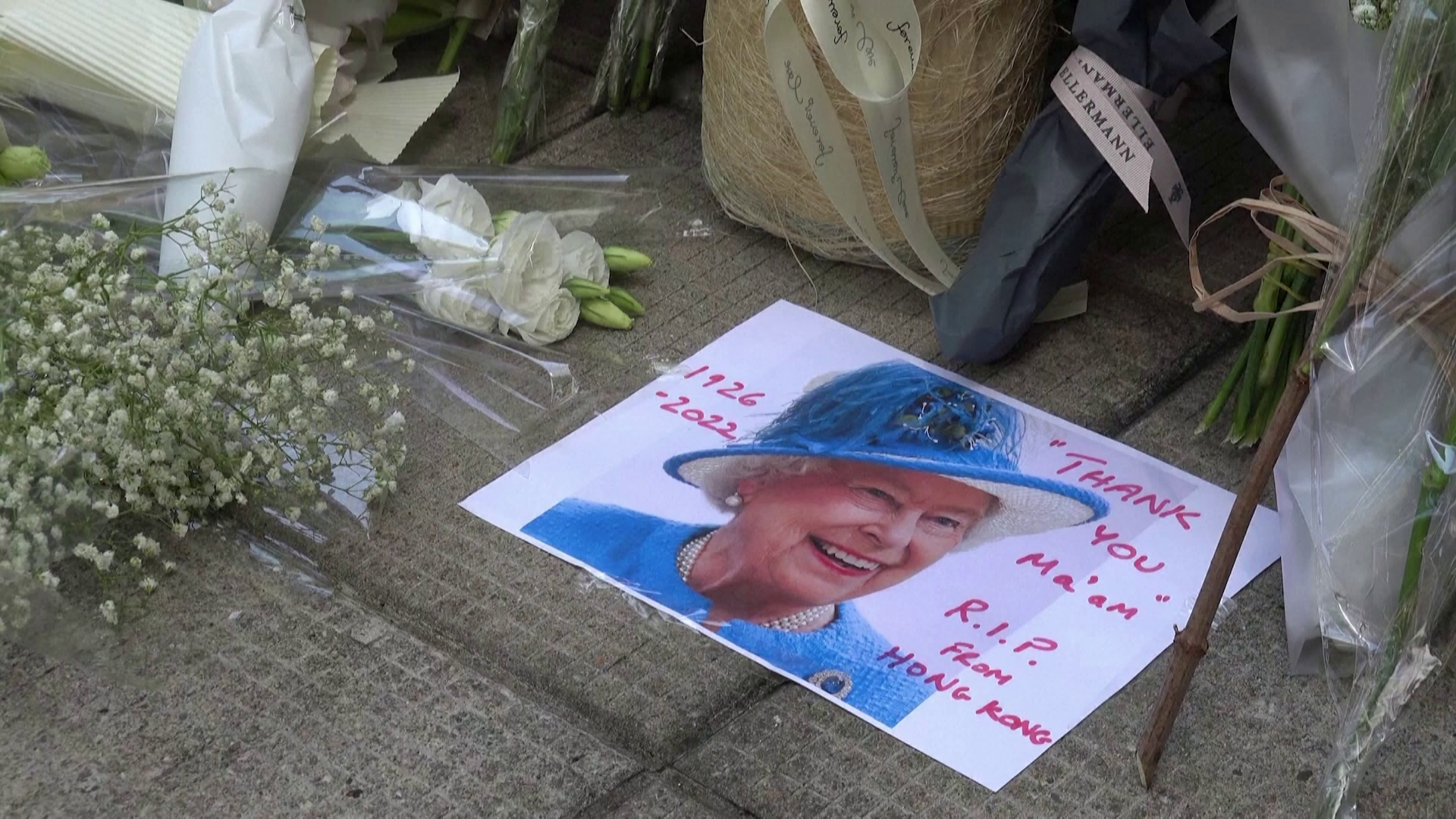 Világszerte gyászolják II. Erzsébet királynőt 