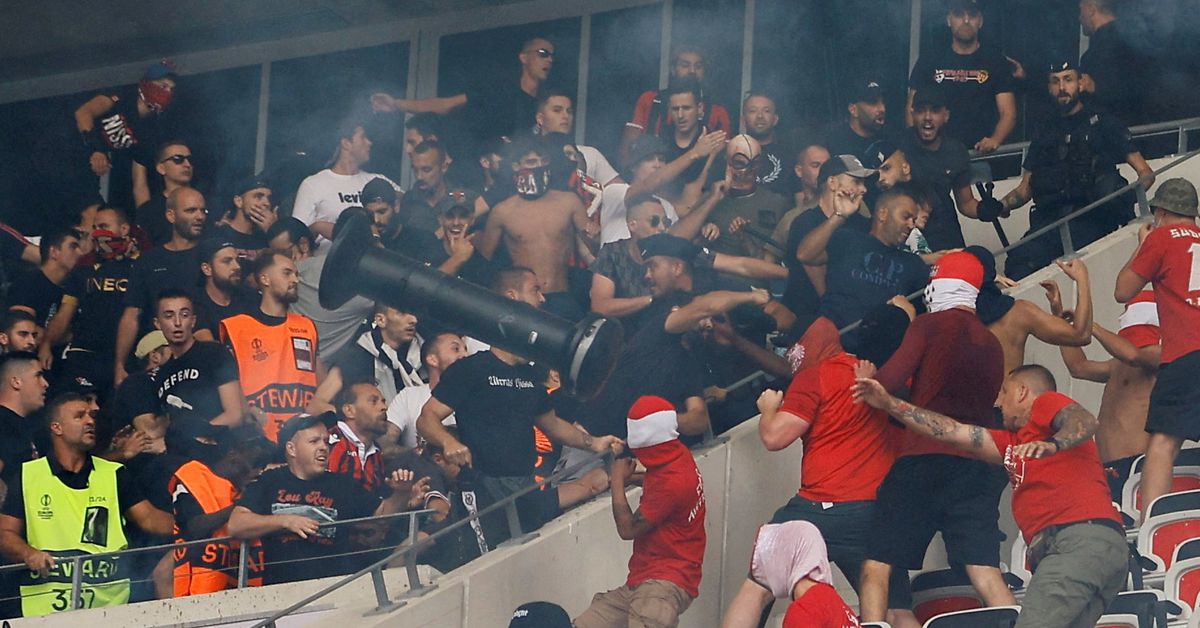 Az UEFA és a francia rendőrség is vizsgálatot indított a nizzai meccs kapcsán