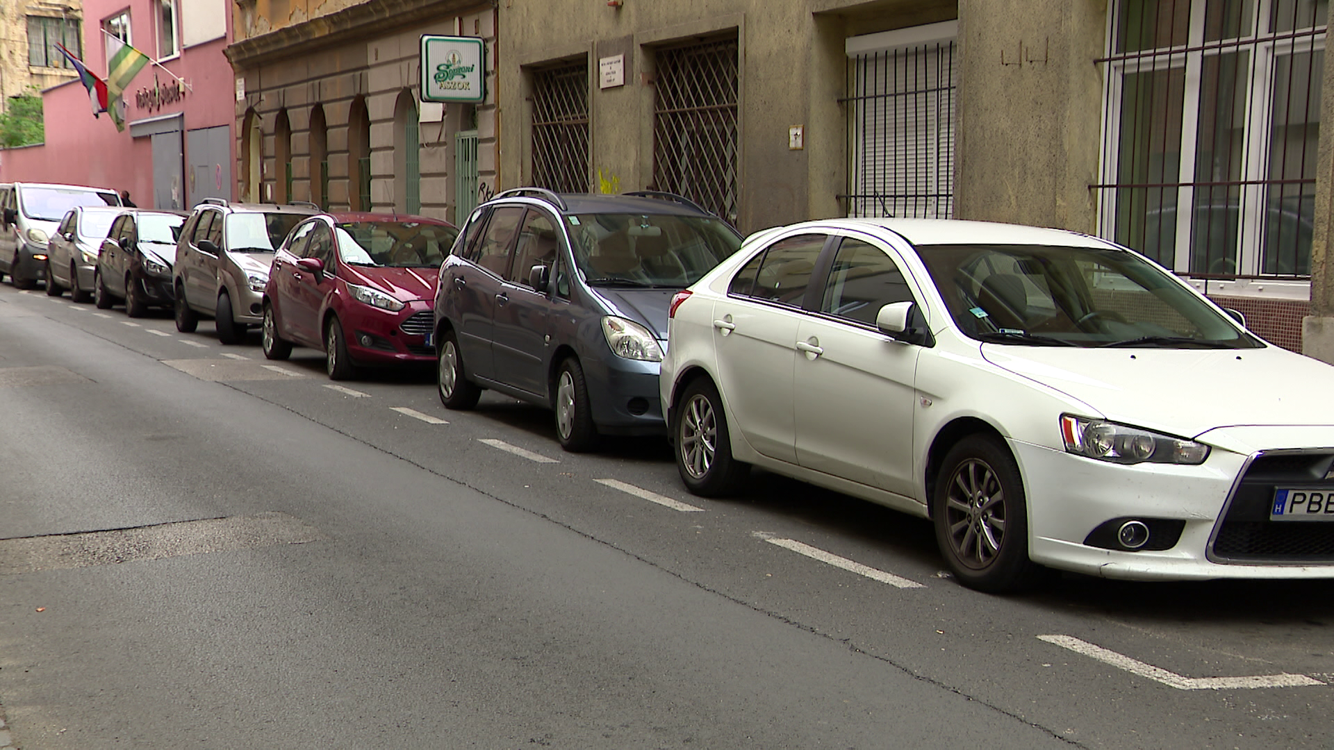 Józsefváros fizetőssé tenné a parkolást a kerületi lakosoknak 