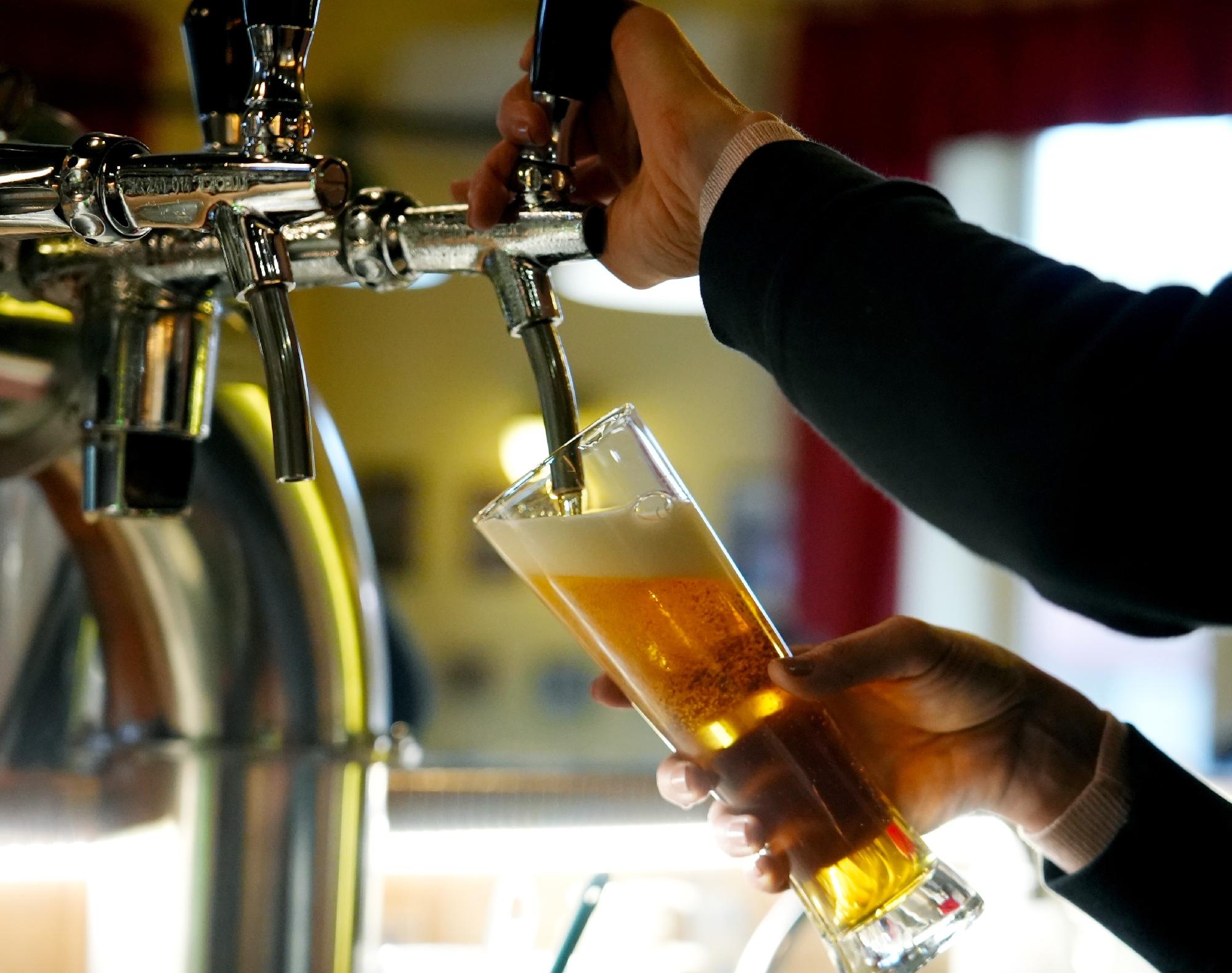 Új sörökkel és országos kocsmakvízzel készülnek a Főzdekocsmák Éjszakájára