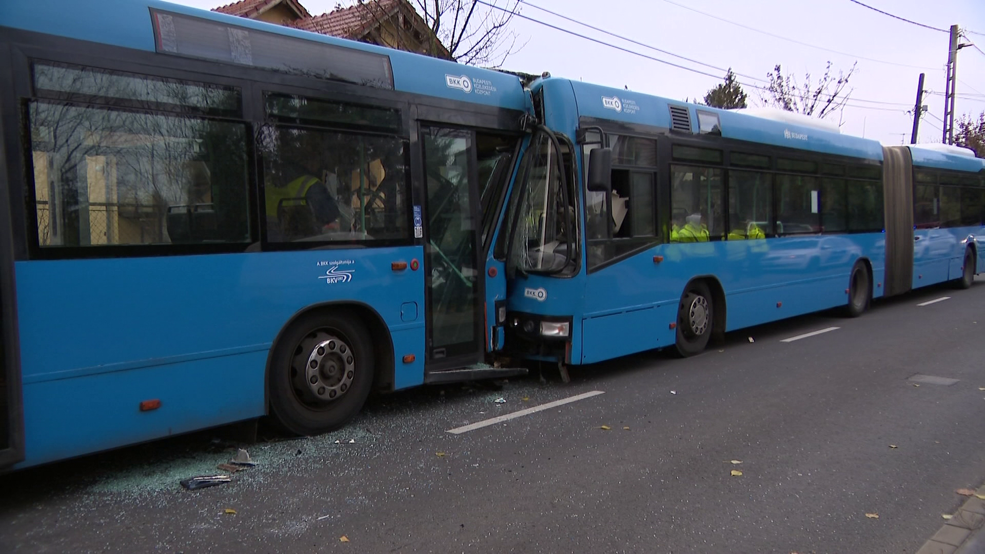Totalcar: szándékosan hajthatott a másik busz elé a buszbaleset egyik sofőrje