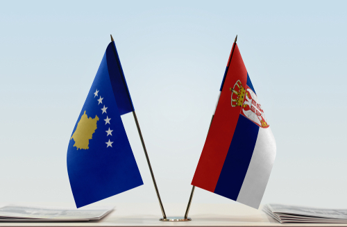  Szerbia és Koszovó megállapodásra jutott a két éve tartó rendszámtáblavitában 