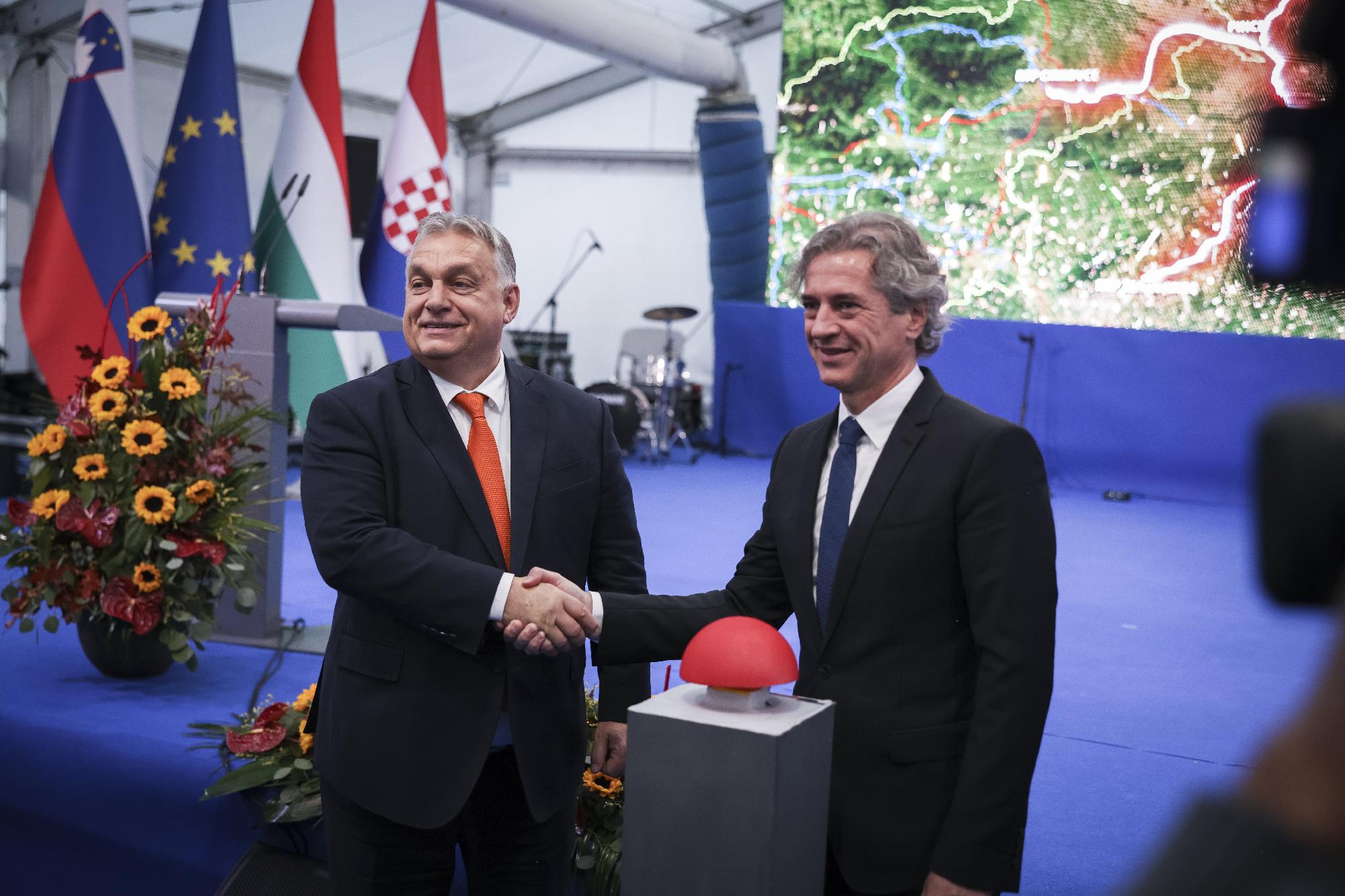 Orbán Viktor: A jövőbe vetett reményt is szimbolizálja az energetikai infrastruktúra összekötése