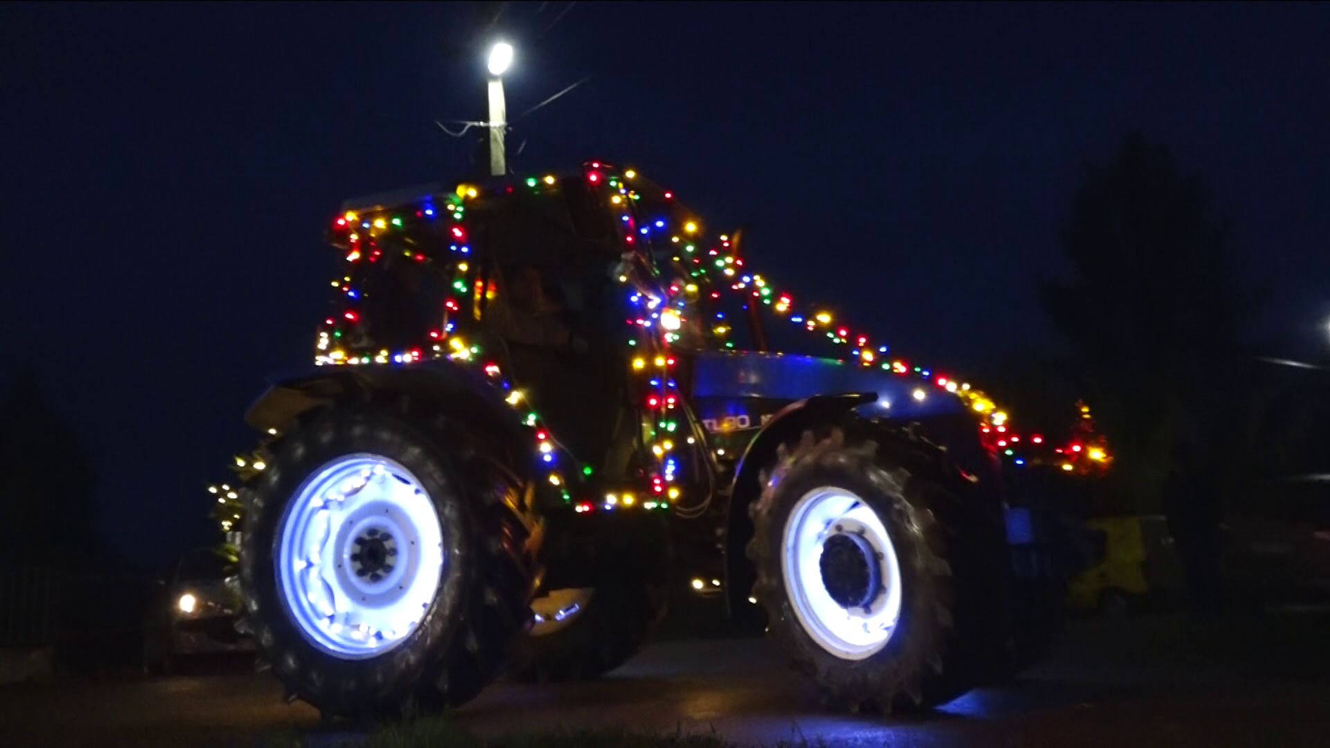 Karácsonyi traktoros felvonulás Egerágon
