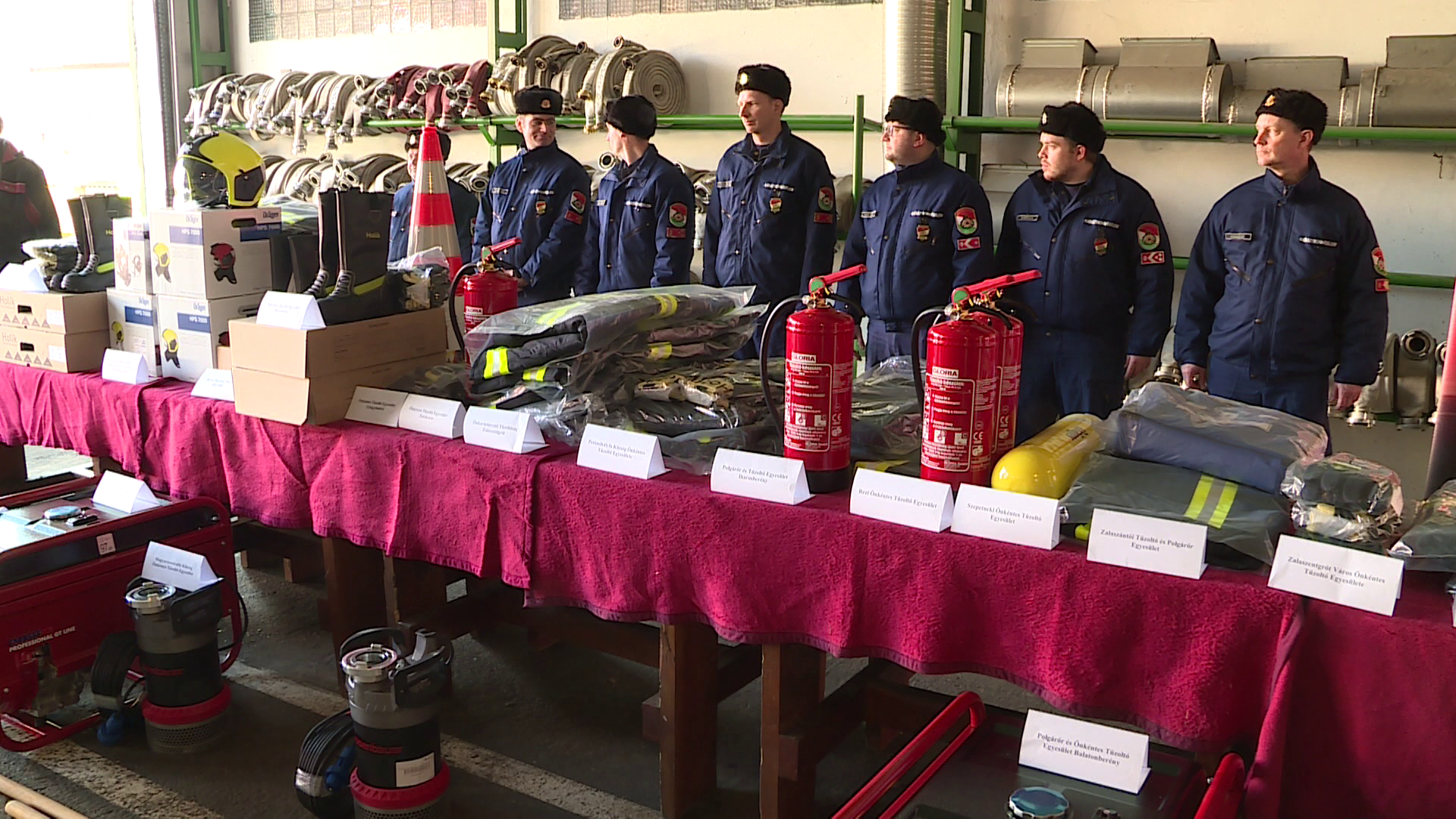 27 millió forintnyi támogatást kaptak az önkéntes tűzoltók