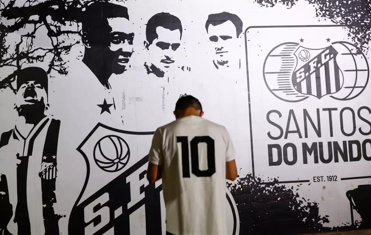 Santosban helyezik végső nyugalomra Pelét