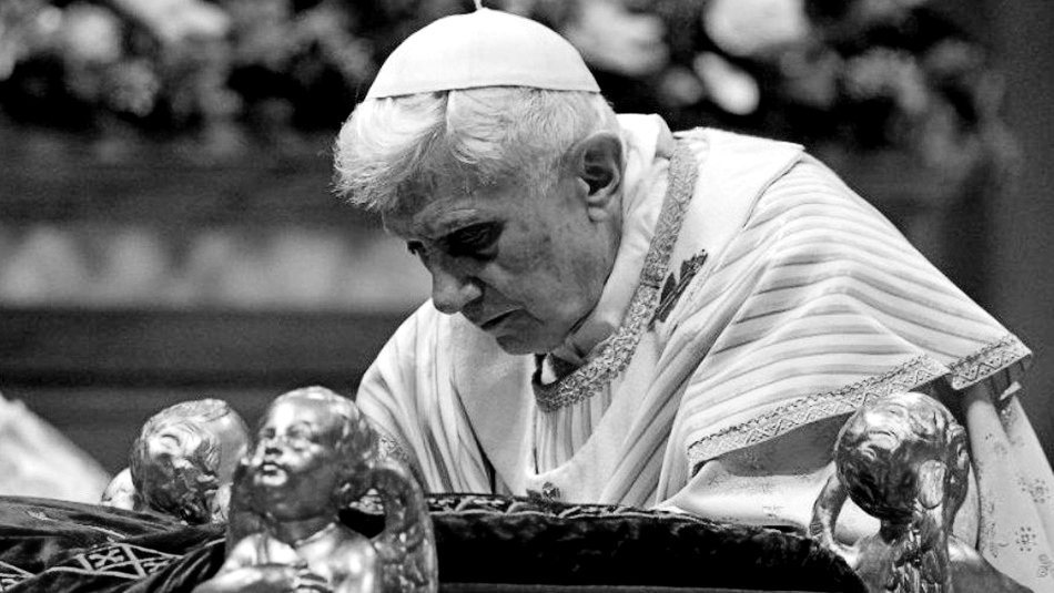 Meghalt XVI. Benedek pápa