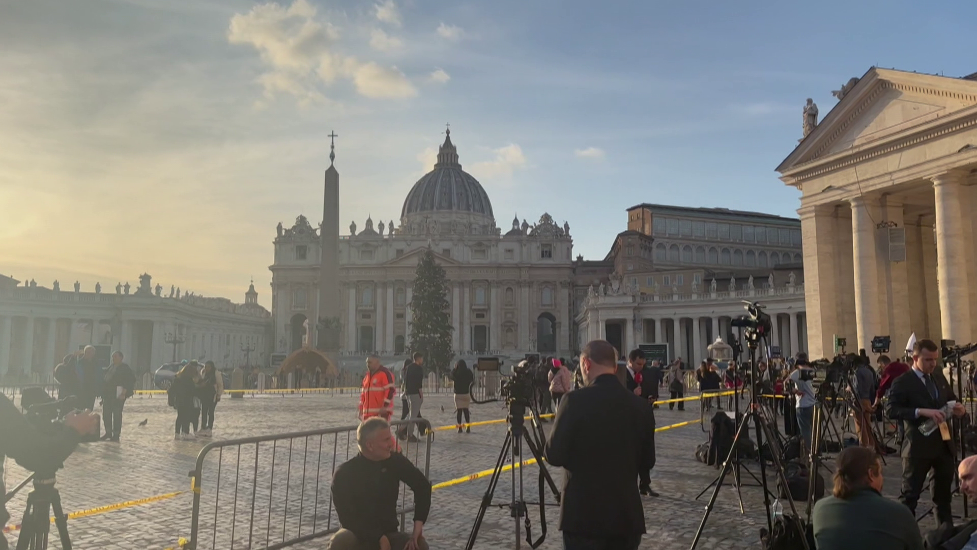 XVI. Benedek pápát gyászolják a Vatikánban