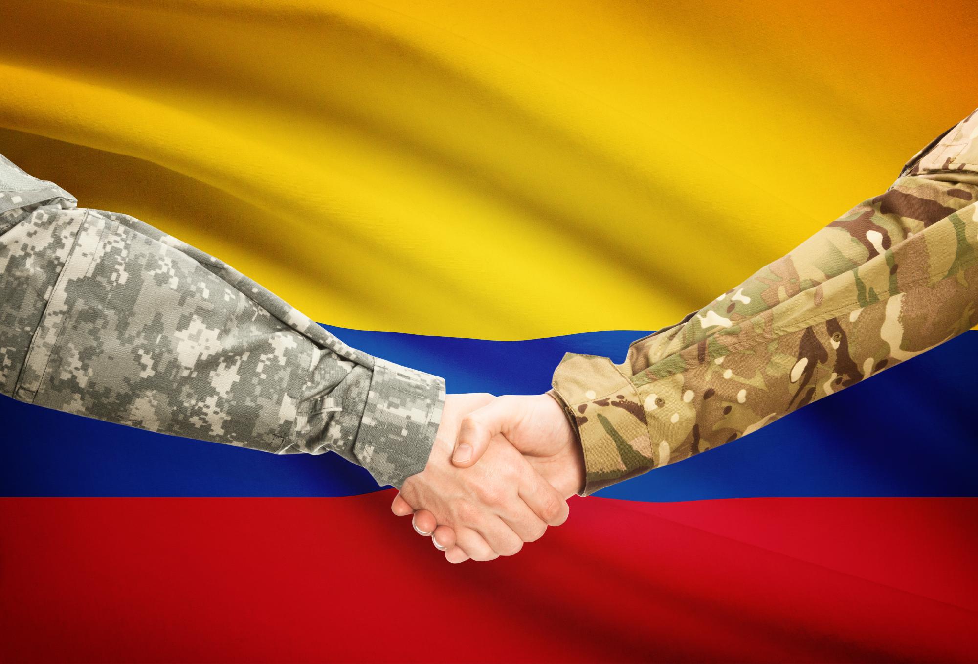 A kolumbiai kormány hathónapos tűzszünetet kötött a főbb fegyveres csoportokkal