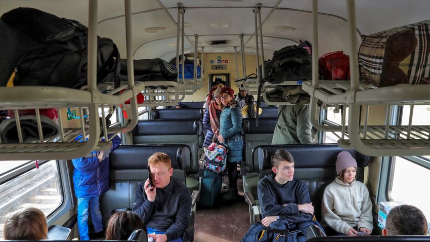 ORFK: Több mint ötezren érkeztek Ukrajnából vasárnap  