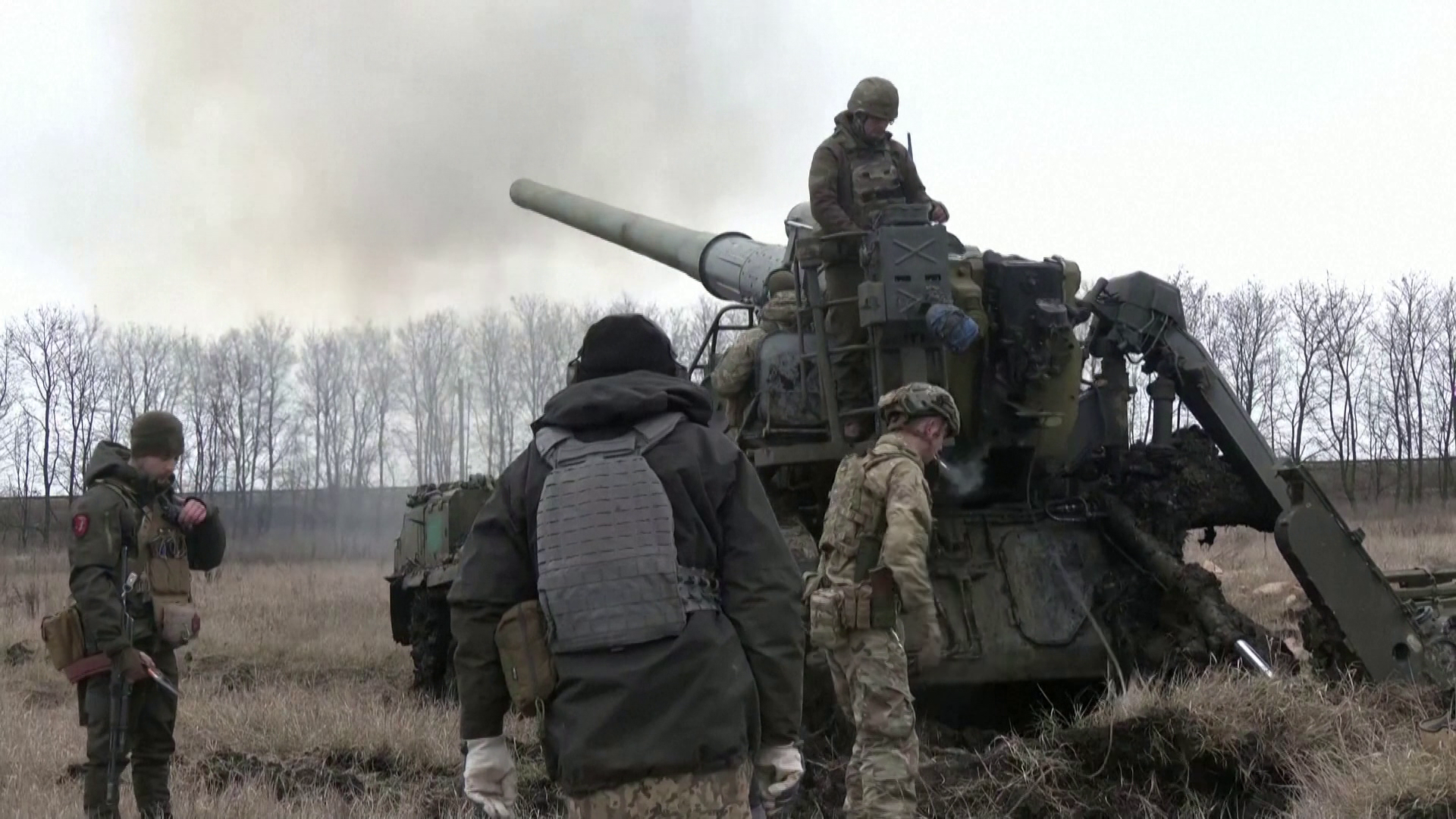 Ukrajna az orosz fegyvernyugvás első percében támadást indított Donyeckben 
