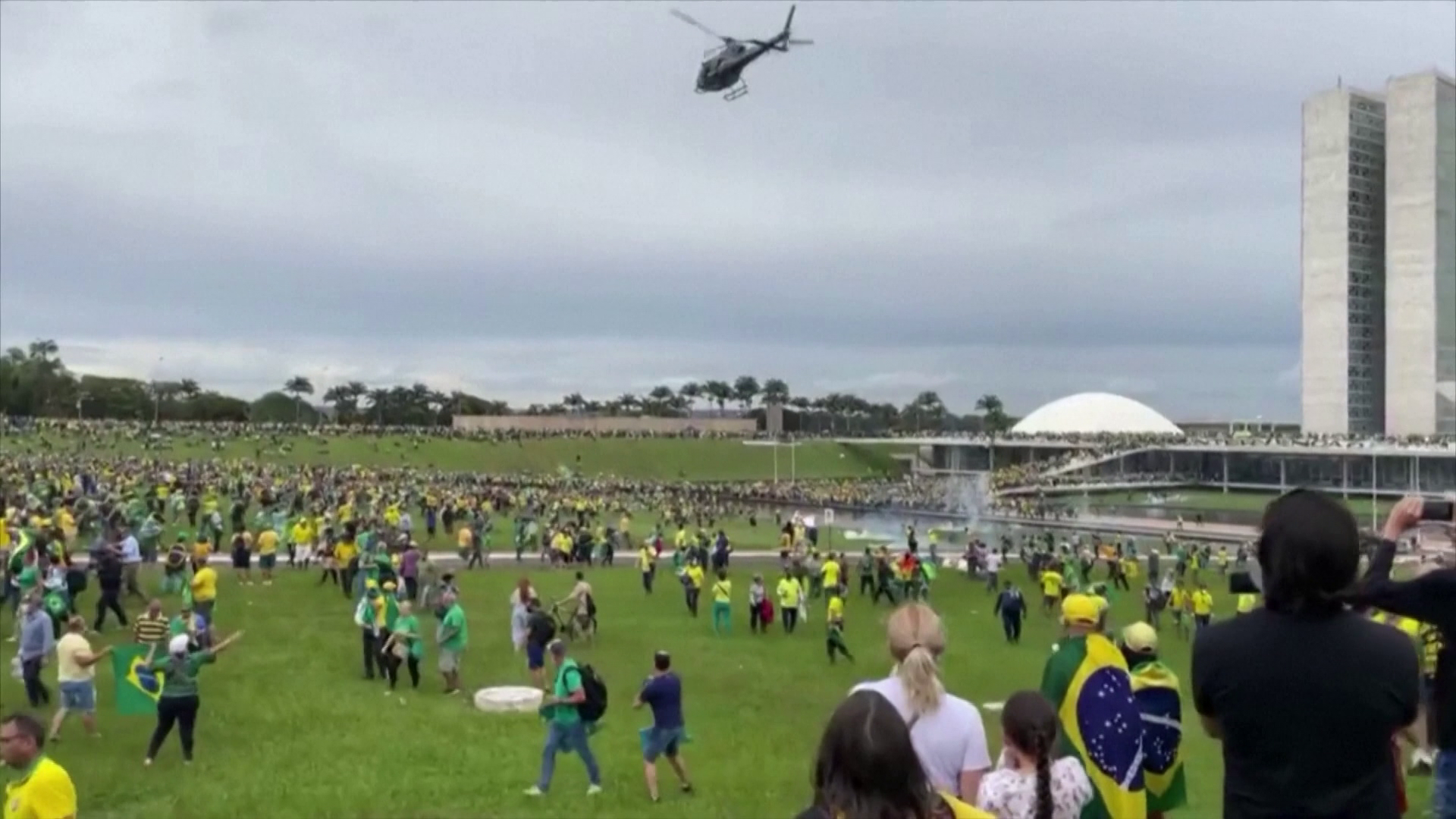 Tüntetők foglalták el a brazil kongresszust, az alkotmánybíróságot és az elnöki palotát 
