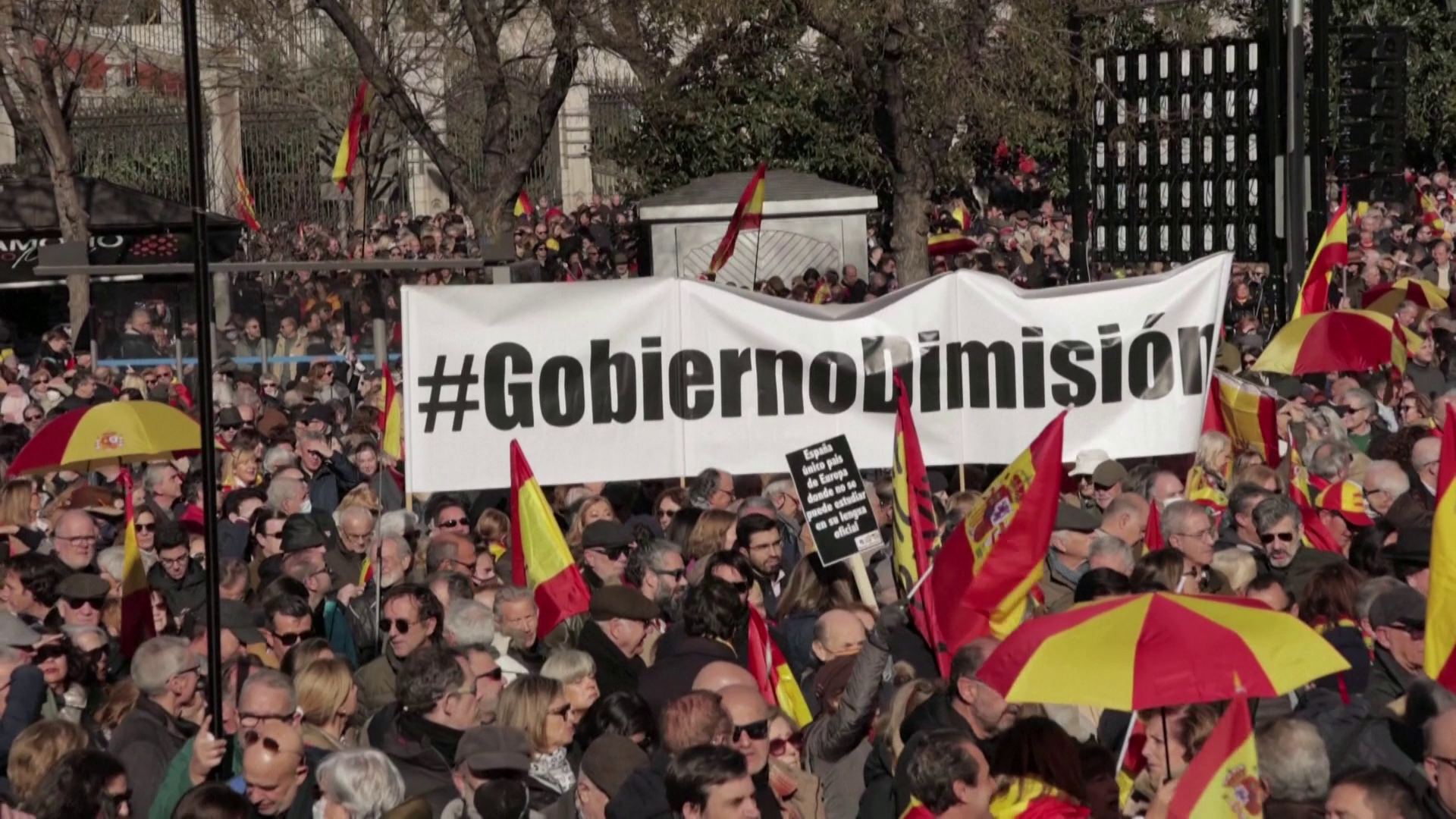 A tüntetők árulónak nevezték a spanyol miniszterelnököt 