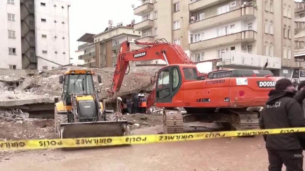 Radar - A magyar mentőcsapatok már több mint 10 ember életét mentették meg Törökországban 