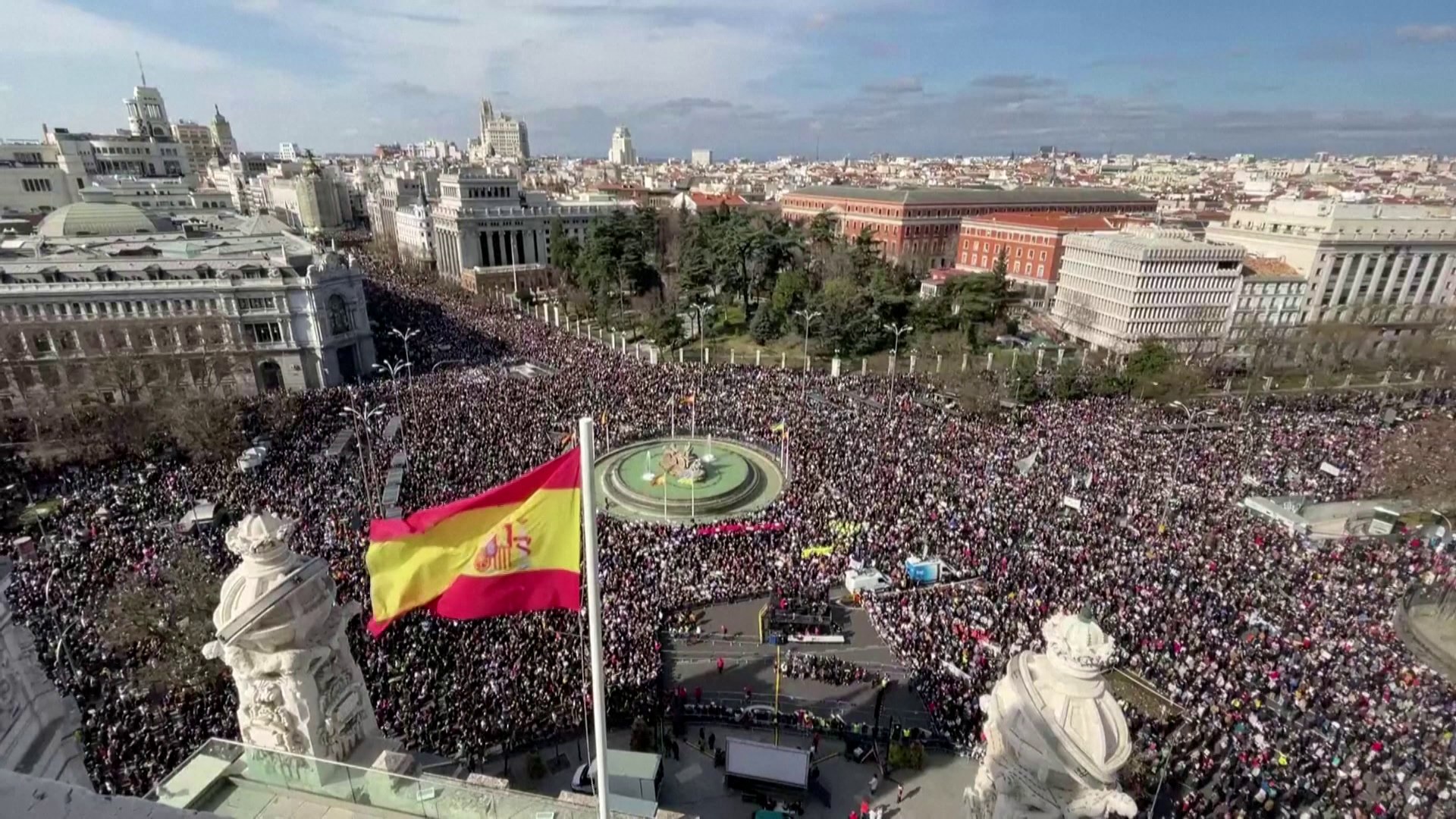 Százezrek tüntettek Madridban