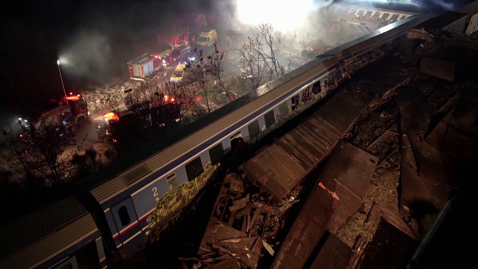 36 halottja van a görögországi vonatszerencsétlenségnek